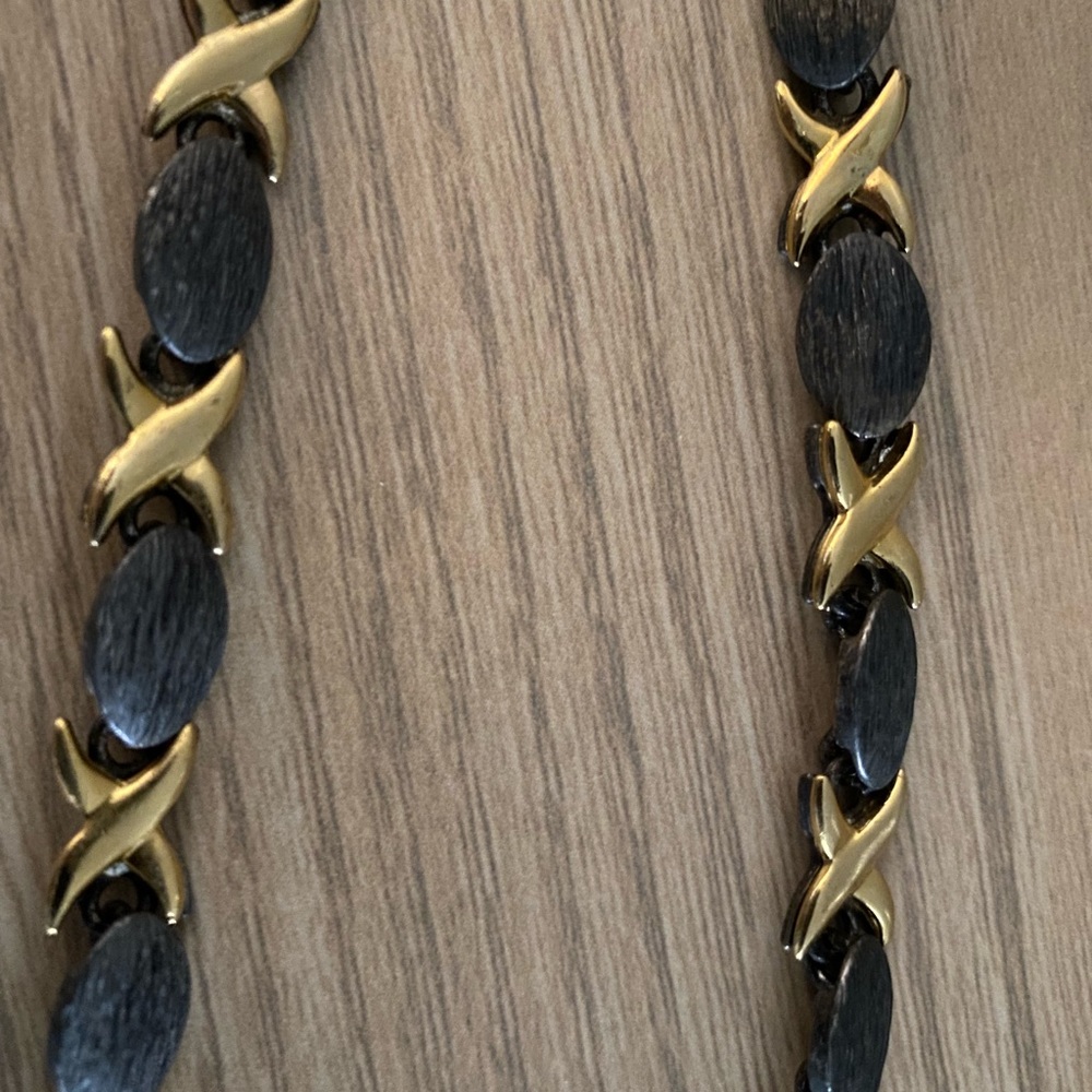 Womens necklace set . 16 inch long